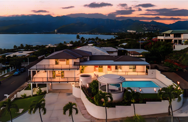 Hawaii Kai Major Remodel - Turning an 'ugly duckling' into a swan. Hawaii Kai Major Remodel - Turning an 'ugly duckling' into a swan.
