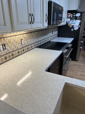Backsplash Installation - Kitchen backsplash installation Backsplash Installation - Kitchen backsplash installation