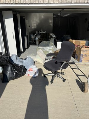 Last minute Haul - Another last minute haul due to our customer going through a divorce and needed to get the house cleaned out immediately before closing a few days away. Last minute Haul - Another last minute haul due to our customer going through a divorce and needed to get the house cleaned out immediately before closing a few days away.