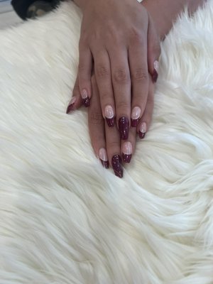 Wine French Tip - Quan Sy’s artistry shines in a flawless set of wine French tips. Bold, classic, and sophisticated—each nail is impeccably detailed, blending elegance with a hint of daring sophistication. A truly stunning design!