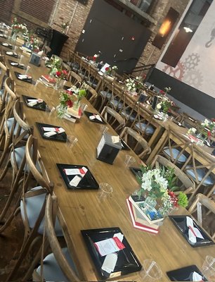 Corporate Event done by Jerk Flamez decor team - We did a takeover for a corporate event that was held in the suburbs, our clientele wanted food, but they also wanted help with designing the venue. We did them the honors and delivered both interior design and food catering the event was a success and everything worked out accordingly, from the setting of tables to placing prop design, if this is something that you're interested in give us a call, and we can transform your space into a beautiful place, with top notch Jamaican food and mouthwatering beverages. Corporate Event done by Jerk Flamez decor team - We did a takeover for a corporate event that was held in the suburbs, our clientele wanted food, but they also wanted help with designing the venue. We did them the honors and delivered both interior design and food catering the event was a success and everything worked out accordingly, from the setting of tables to placing prop design, if this is something that you're interested in give us a call, and we can transform your space into a beautiful place, with top notch Jamaican food and mouthwatering beverages.