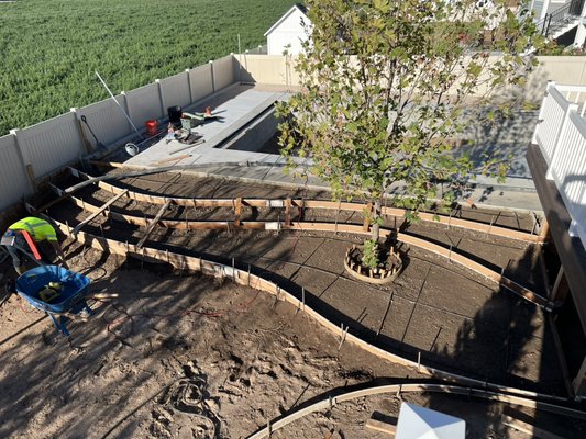 Custom projects - We specialize in all concrete work, we love to work with our clients and bring there ideas to life. We understand our clients needs and wants, and we go the extra mile to ensure that our clients have the best product possible.