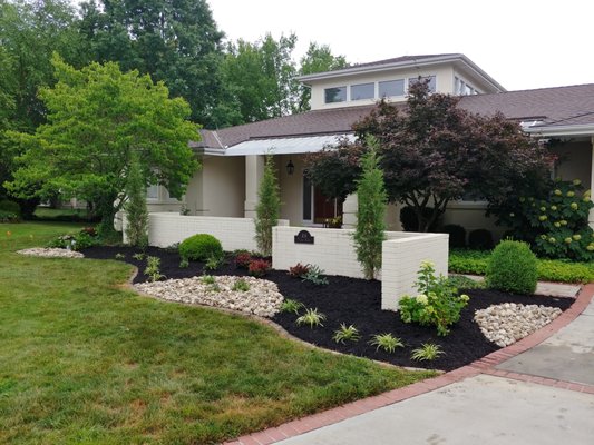 Morgan: Mid-Century Modern Curb Appeal - This client had a dated, older landscape at the end of its life. She wanted more of a mid-century modern feel for her landscape. Morgan: Mid-Century Modern Curb Appeal - This client had a dated, older landscape at the end of its life. She wanted more of a mid-century modern feel for her landscape.