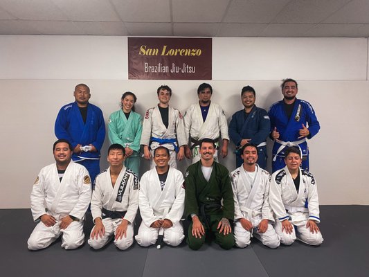 Gi Jiu-Jitsu - In this class students will learn Brazilian Jiu-Jitsu with the use of a traditional uniform referred to as a gi.
Students will learn to manipulate the gi and use gripping strategies to gain control and submit opponents. Gi Jiu-Jitsu - In this class students will learn Brazilian Jiu-Jitsu with the use of a traditional uniform referred to as a gi.
Students will learn to manipulate the gi and use gripping strategies to gain control and submit opponents.