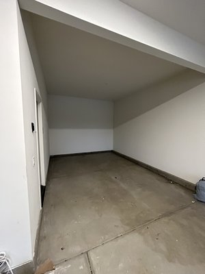 Garage Can lights and Ceiling Fan Installation - This was a customer with a brand new home, they wanted to turn the garage into a home gym. So we have them all the light they could need with some new can lights and ceiling fan installation in the center.