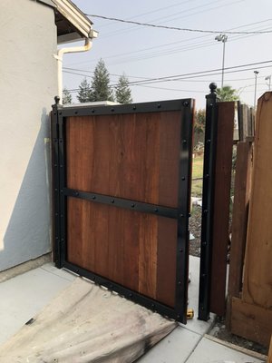 Custom gates/fencing - Offer custom built gates and fences Custom gates/fencing - Offer custom built gates and fences