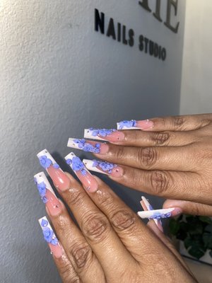 Nail Art - Express yourself with custom nail art! From elegant minimalism to bold, detailed designs. We bring your nail vision to life. Book now for unique, hand-painted masterpieces! Nail Art - Express yourself with custom nail art! From elegant minimalism to bold, detailed designs. We bring your nail vision to life. Book now for unique, hand-painted masterpieces!