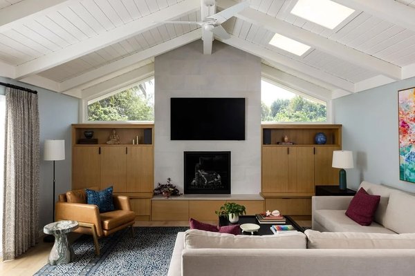 BERENS DRIVE - LOCATION
Kentfield, CA

PROJECT
We updated this mid century home with low light for a young family who wanted a calm vibe with bursts of playful color here and there. We had fun and think we succeeded!



PHOTOGRAPHY
Vivian Johnson