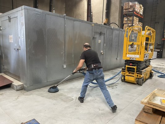 Warehouse and post construction cleaning services - This was a one time deep clean for a warehouse that had construction done. There was lots of dust and debri everywhere. We were able to come in and complete the job successfully. Our client was very impressed and was very thankful.