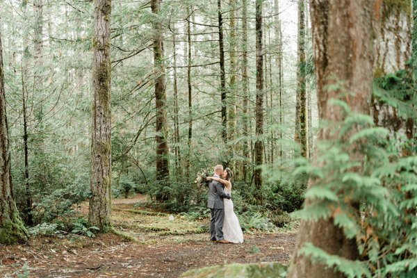 Lake Mason Wedding / Cassie + Brendan - Cassie and Brendan celebrated their wedding at a private residence in Lake Mason.