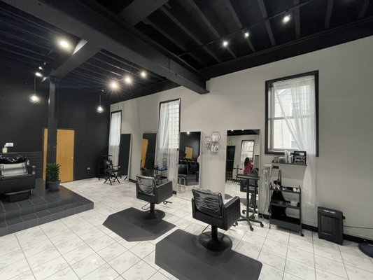 Commercial painting - These commercial spaces were brought back to life and makes the businesses look entirely new! The owners and customers all loved them!