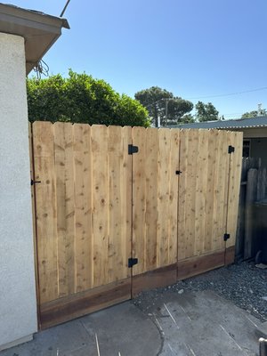 Backyard Fence - Courtyard - We removed and replaced old fence. We added an additional fence splitting the property for an additional easement for an Airbnb.