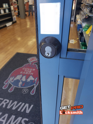 Commercial lock repair - In this project a commercial lock has been fixed. The locks core was replaced.