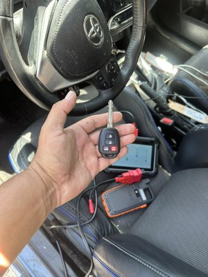 Made a car for Toyota 2015 - We made car key for the customer that was lost there keys Made a car for Toyota 2015 - We made car key for the customer that was lost there keys