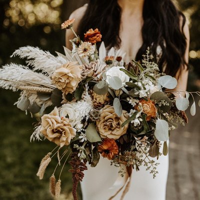 Wedding flowers - Wedding flowers are a passion for us. We want to make your special day that much better with the perfect flowers! Wedding flowers - Wedding flowers are a passion for us. We want to make your special day that much better with the perfect flowers!