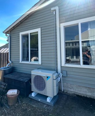 Mini Split Air Conditioner Replacement - Out with the old (Ac Split System) and In with the New! Mini Split Air Conditioner Replacement - Out with the old (Ac Split System) and In with the New!