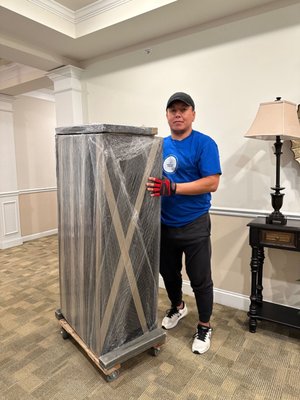 Effortless 1-Bedroom Move: A Success Story with American Movers - Imagine moving without the stress, the chaos, and the unexpected surprises. That's exactly what one of our recent clients experienced with their 1-bedroom apartment relocation. The final bill? A reasonable $595, reflecting our commitment to transparent, affordable pricing.

But it's not just about the numbers. It's about the satisfaction of opening the door to your new home, knowing everything was taken care of. Our client was not just relieved but genuinely happy with the seamless experience. Their appreciation shone through not just in words but in action, as they generously left tips for our dedicated team.

At American Movers, we believe every move should be a celebration of new beginnings. This story is not just a testament to our services but a reminder that a stress-free move isn't just possible; it's a promise we deliver on. Ready for your hassle-free move?