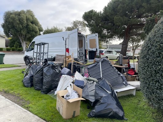 Junk removal service donations and recycle - www.allbayareajunkremoval.com Junk removal service donations and recycle - www.allbayareajunkremoval.com
