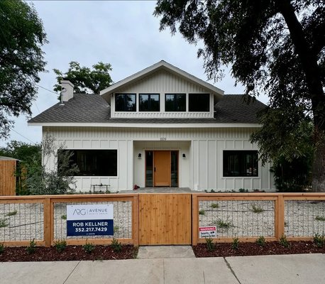 Painting of Renovated a 1909 House in Highland Park - This house was built in 1909 and renovated in 2024. We did all exterior and interior painting.