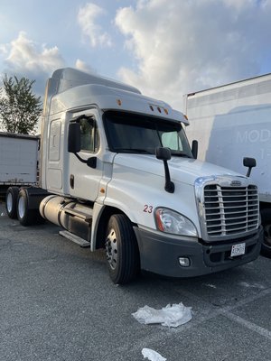 Best Movers to New York NYC - Rated BEST DC to NYC movers in the area. We use flat rates. NO BAIT and SWITCH. FIRM FIXED PRICING. NO charging by weigh. NO 4 day windows for delivery. We can move you Tomorrow. CALL NOW!!