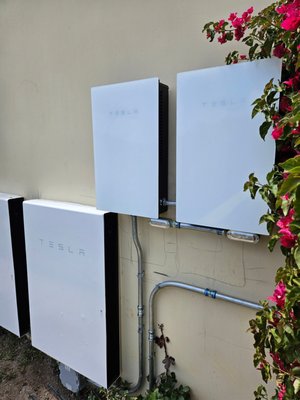 Battery Installation - Ensure uninterrupted power and maximize your energy independence with a professionally installed battery storage system from Axiom 360. We specialize in integrating high-performance batteries like Tesla Powerwall, Enphase IQ Batteries, and Storz into your home or business, giving you control over your energy use.
Battery installations provide numerous benefits, including backup power during outages, energy storage for solar systems, and cost savings through optimized energy usage. Our systems are designed to work seamlessly with solar installations, allowing you to store excess energy generated during the day for use at night or during peak demand periods.
Our team guides you through every step of the process, from selecting the right battery system for your needs to professional installation and setup. Whether you’re looking to increase your energy security, lower electricity bills, or reduce your environmental impact, Axiom 360 has the expertise to deliver a solution that works for you. Battery Installation - Ensure uninterrupted power and maximize your energy independence with a professionally installed battery storage system from Axiom 360. We specialize in integrating high-performance batteries like Tesla Powerwall, Enphase IQ Batteries, and Storz into your home or business, giving you control over your energy use.
Battery installations provide numerous benefits, including backup power during outages, energy storage for solar systems, and cost savings through optimized energy usage. Our systems are designed to work seamlessly with solar installations, allowing you to store excess energy generated during the day for use at night or during peak demand periods.
Our team guides you through every step of the process, from selecting the right battery system for your needs to professional installation and setup. Whether you’re looking to increase your energy security, lower electricity bills, or reduce your environmental impact, Axiom 360 has the expertise to deliver a solution that works for you.
