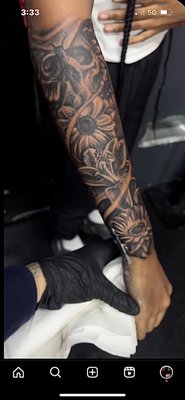 Qtr sleeve - Tattoo took a total of 6 hours, 1 hour for designing, setting up, and stenciling. And 5 hours for tattooing. Two maximum breaks of 10 mins. Qtr sleeve - Tattoo took a total of 6 hours, 1 hour for designing, setting up, and stenciling. And 5 hours for tattooing. Two maximum breaks of 10 mins.