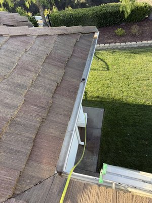 Gutter cleaning - Get your gutters, cleaned before the rainy season begins. Gutter cleaning - Get your gutters, cleaned before the rainy season begins.