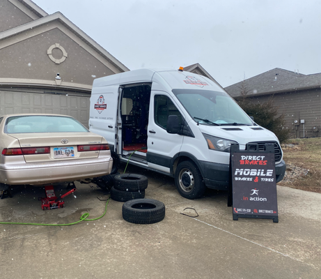 Flat Tire Roadside assistance - Flat tire? I’ll come to you and either replace your tire or put on your spare. Fast, reliable service in Sioux Falls to get you back on the road quickly. Flat Tire Roadside assistance - Flat tire? I’ll come to you and either replace your tire or put on your spare. Fast, reliable service in Sioux Falls to get you back on the road quickly.
