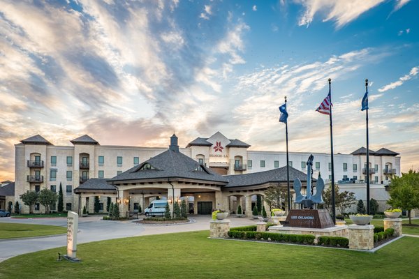 Shangri-La Resort - Located at the tip of Monkey Island on Oklahoma’s beautiful Grand Lake O’ The Cherokees, Shangri-La Resort is the most popular destinations in the region.
Rich in history and deeply rooted in the four-states, Shangri-la is a luxury resort, with a 27-hole Championship Course and an 18-hole Par 3 Course which has caught the attention of golf writers throughout the country.
A 119-room luxury hotel houses more than 10,000 square feet of versatile meeting space, a state-of-the-art fitness center, indoor pool, steam room, sauna and a lavish full-service spa. Outside awaits a spectacular 6,500 square foot resort pool and tanning ledge with magnificent views of the lake, hot tub, splash pad and playground - But that's just the beginning. Shangri-La Resort - Located at the tip of Monkey Island on Oklahoma’s beautiful Grand Lake O’ The Cherokees, Shangri-La Resort is the most popular destinations in the region.
Rich in history and deeply rooted in the four-states, Shangri-la is a luxury resort, with a 27-hole Championship Course and an 18-hole Par 3 Course which has caught the attention of golf writers throughout the country.
A 119-room luxury hotel houses more than 10,000 square feet of versatile meeting space, a state-of-the-art fitness center, indoor pool, steam room, sauna and a lavish full-service spa. Outside awaits a spectacular 6,500 square foot resort pool and tanning ledge with magnificent views of the lake, hot tub, splash pad and playground - But that's just the beginning.
