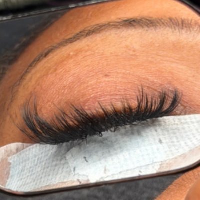 LUX CLASSIC LASHES $100 - $25.00 deposit required
Enhance your eyes with our luxurious classic lash extensions for a timeless, natural look that lasts.
$100 | 120 min