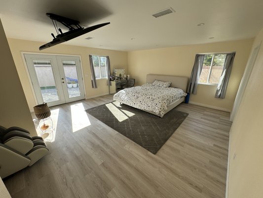 Master bedoom addition with master bathroom and closet. - Join us on our journey as we construct a room addition complete with a  master bathroom and an master closet. From the initial blueprint to the final touches. The end result will be a luxurious and functional space, tailored to meet the homeowner's needs and elevate their living experience.