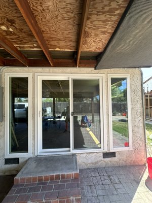 Ply Gem Window replacement. Efficient, cost effective windows. - Say goodbye to those outdated eyesores! We transformed this home by replacing old, inefficient aluminum windows with sleek, energy-efficient Ply Gem vinyl dual-pane windows.
Our team ensured a hassle-free experience, from start to finish, at a fraction of the cost of large window installation companies. Within just five weeks we had these windows ordered, delivered, and expertly installed, giving our customer enhanced comfort, energy savings, and a fresh, modern look for their home.
Say hello to a brighter, more efficient future with our affordable and efficient window replacement service! Ply Gem Window replacement. Efficient, cost effective windows. - Say goodbye to those outdated eyesores! We transformed this home by replacing old, inefficient aluminum windows with sleek, energy-efficient Ply Gem vinyl dual-pane windows.
Our team ensured a hassle-free experience, from start to finish, at a fraction of the cost of large window installation companies. Within just five weeks we had these windows ordered, delivered, and expertly installed, giving our customer enhanced comfort, energy savings, and a fresh, modern look for their home.
Say hello to a brighter, more efficient future with our affordable and efficient window replacement service!