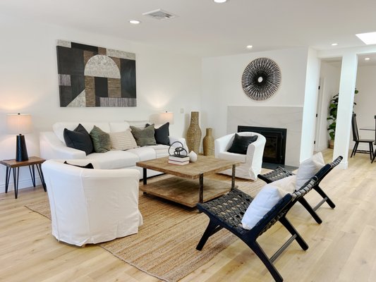 Kingsland St. Home Staging Project - We staged a renovated home in the Mar Vista area. The home is styled in Modern/Eclectic decor featuring natural wood tones, black, white, trendy muted earth tones and other trendy colors. Kingsland St. Home Staging Project - We staged a renovated home in the Mar Vista area. The home is styled in Modern/Eclectic decor featuring natural wood tones, black, white, trendy muted earth tones and other trendy colors.