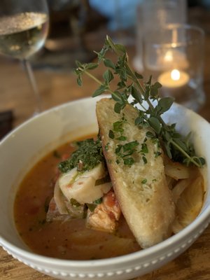 A Community Gathering Space - OneSixtyFive isn’t just for overnight guests—our cozy pub and dining spaces are perfect for locals and travelers alike to gather, share a meal, enjoy great drinks, and connect in a warm, inviting atmosphere.