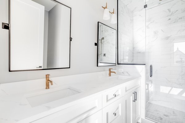 Point Lloma Bathroom - Just completed this stunning bathroom remodel and we couldn’t be more in love with the results! 🛁🤍
The sleek, modern white tiles paired with elegant bronze fixtures create the perfect balance between sophistication and warmth. From the shimmering showerhead to the chic faucet handles, every detail shines with timeless style. Point Lloma Bathroom - Just completed this stunning bathroom remodel and we couldn’t be more in love with the results! 🛁🤍
The sleek, modern white tiles paired with elegant bronze fixtures create the perfect balance between sophistication and warmth. From the shimmering showerhead to the chic faucet handles, every detail shines with timeless style.