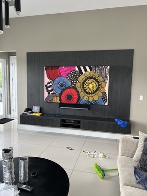 Replacement TV - dismantling of the old TV, installation of a new TV mount, installation of a new TV, installation of a soundbar