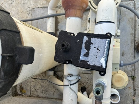 Hayward GVA-24 Actuator Valve - This actuator valve is for a rooftop solar pool heating system. The actuator valve works in concert with the temperature sensor to fluctuate and keep the pool automatically heated. Hayward GVA-24 Actuator Valve - This actuator valve is for a rooftop solar pool heating system. The actuator valve works in concert with the temperature sensor to fluctuate and keep the pool automatically heated.