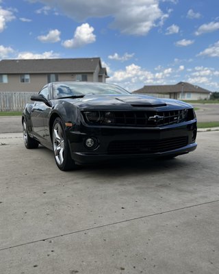 Full detail - We offer a range of auto detailing services, including exterior and interior detailing, paint correction, and ceramic coatings. Our services are designed to protect and enhance the appearance of your vehicle.