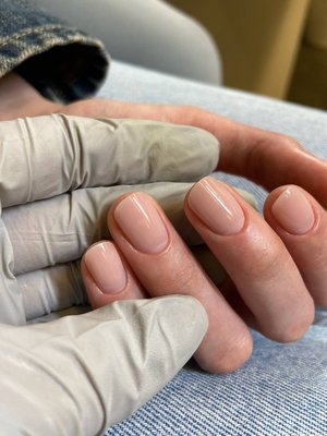 Russian Manicure – Chelsea NYC - Perfect Russian manicure with clean cuticle and natural shape.
Strengthened with hard gel for long-lasting wear (4+ weeks).
Ideal for clients who value precision, cleanliness, and flawless design.
