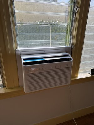 Replacement of old air conditioners and installation of new ones. - The old air conditioner was replaced with a new one. The work was done with high quality and comes with a warranty.