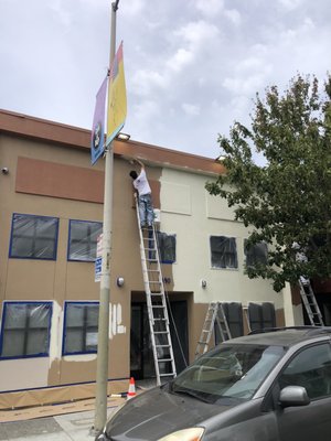 Exterior Painting - This is a office building in San Francisco.
Looks so nice with this new color skin.
