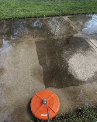 Driveway clean - This driveway went from dull and dirty to bright and clean 🔥
Years of grime washed away in one service. If your concrete looks like the “before,” it’s time for a professional clean. Affordable, fast, and results you can see instantly.