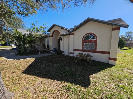 House Wash - We tackle common homeowner concerns like stubborn algae, mold, mildew, dirt, and discoloration, restoring your home's curb appeal and preventing long-term damage. Our approach is focused on safety, effectiveness, and delivering results you'll love.
