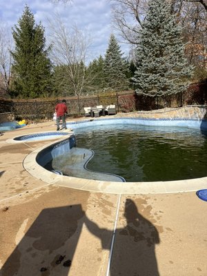 Pool liner renovation - Pool cover installation
