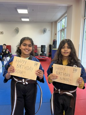 Celebrate your child next Birthday at Everson’s Karate - Make your next Birthday party a Karate Party!
Finally, for your child’s next birthday, you and all your friends can enjoy the party as you’re supposed to. Cake sword-cutting, free karate lessons, birthday invitations, and TONS of fun games & activities—all without a drop of sweat because of worry and stress.
Birthday party packages
*All our birthday packages come with tons of fun and engaging activities, and lasting memories!
www.eversonskarate.com Celebrate your child next Birthday at Everson’s Karate - Make your next Birthday party a Karate Party!
Finally, for your child’s next birthday, you and all your friends can enjoy the party as you’re supposed to. Cake sword-cutting, free karate lessons, birthday invitations, and TONS of fun games & activities—all without a drop of sweat because of worry and stress.
Birthday party packages
*All our birthday packages come with tons of fun and engaging activities, and lasting memories!
www.eversonskarate.com