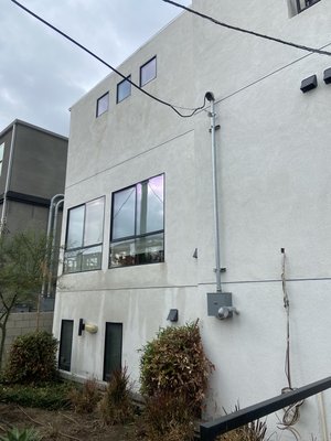Commercial window cleaning - 3 story apartment exterior clean. Commercial window cleaning - 3 story apartment exterior clean.