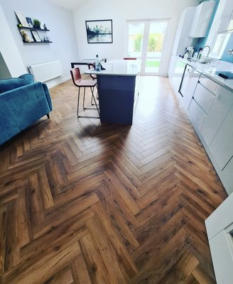 Oak hardwood smoke - herringbone - Beverly hills, Ca - Customer asked to be unique. How to take this space and make it beautiful ?
The herringbone pattern its not the most cost efficient option but if you looking for the nicest and finest product for
Your hardwood flooring it’s definitely the answer :)