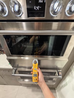 Oven not heating - Customer complained about oven not heating.
Replaced damaged control board Oven not heating - Customer complained about oven not heating.
Replaced damaged control board
