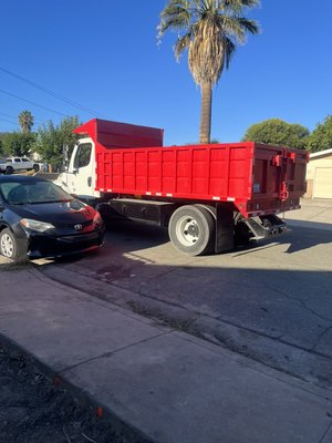 Junk service - We are a company that is dedicated to servicing the Bayarea. We clean up construction debris, yard waste, furniture, old matresses, dirt, concrete, and much more. We hope to help you in your projects.