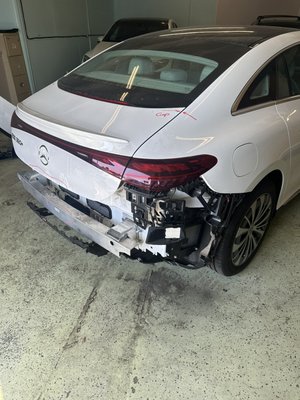 Expert Bumper Repair 2024 Mercedez Benz - Check out the transformation! This 2024 Mercedes-Benz had bumper damage fully restored by our expert team. With precision repairs and high-quality materials, the bumper now looks brand new—showcasing our fast service and attention to detail. Expert Bumper Repair 2024 Mercedez Benz - Check out the transformation! This 2024 Mercedes-Benz had bumper damage fully restored by our expert team. With precision repairs and high-quality materials, the bumper now looks brand new—showcasing our fast service and attention to detail.